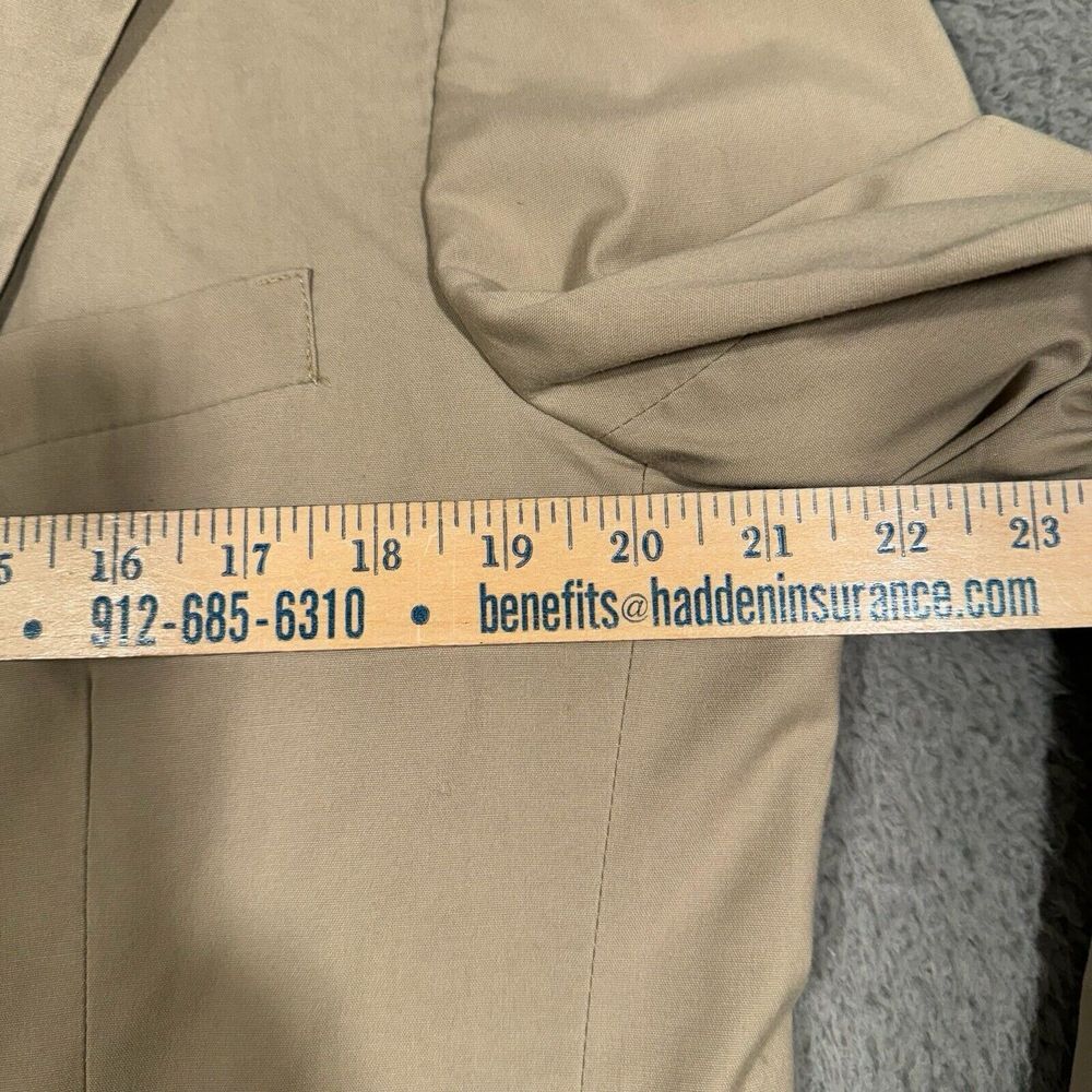 L.L. Bean Mens Suit Jacket Size 40R Beige Lined Pocketed Two Buttons USA - Picture 5 of 11